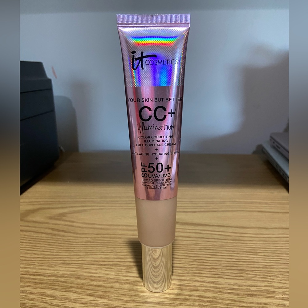 It Cosmetics CC+ Illumination Full Coverage Cream Foundation SPF 50+ Medium 75mL
